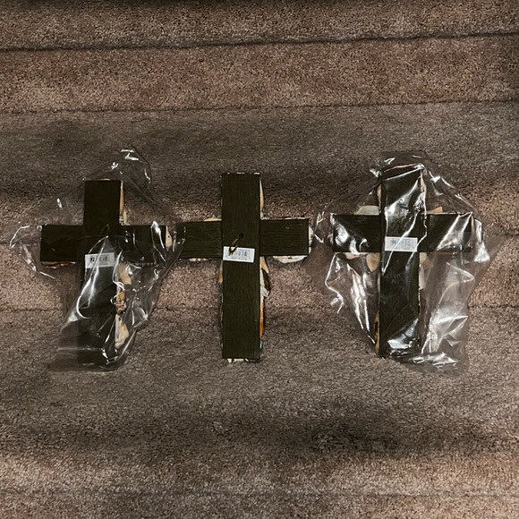 Natural Seashell Cross with Pops of Color
8" BRAND NEW, NWT - Picture 4 of 6